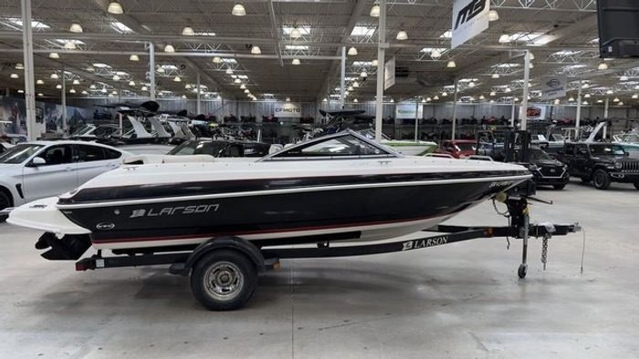 2014 Larson LX 195 $115/week   Premium Adventure   Family Fun Photo 3 sur 21