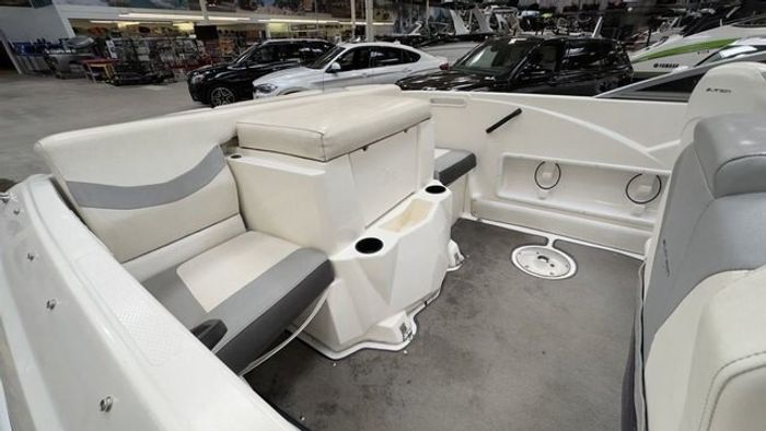 2014 Larson LX 195 $115/week   Premium Adventure   Family Fun Photo 12 sur 21