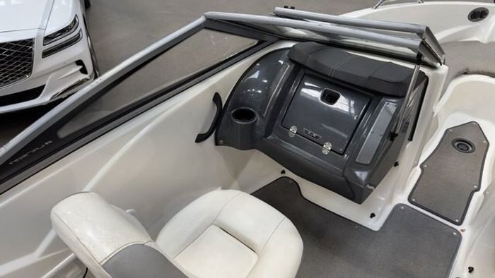 2014 Larson LX 195 $115/week   Premium Adventure   Family Fun Photo 20 sur 21