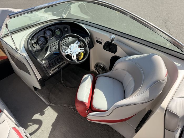 2012 MB Sports TOMCAT F21 Photo 19 sur 24