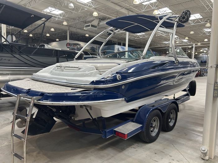 2011 Crownline 235 SS $140/week!   Make Big Waves This Summer! Photo 6 of 19