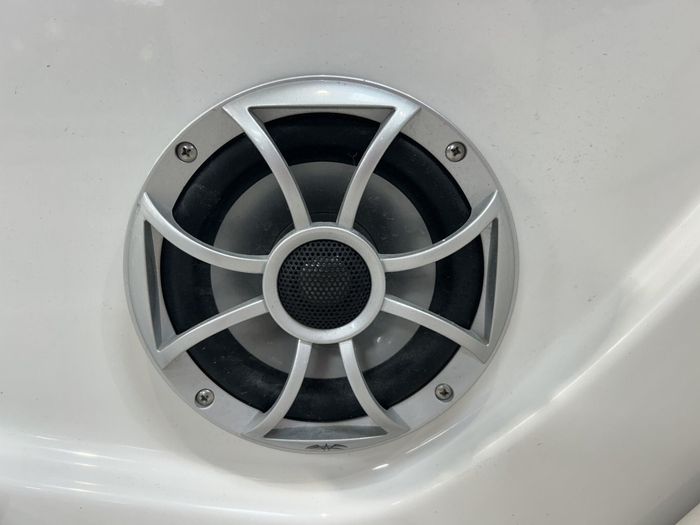 2011 Crownline 235 SS $140/week!   Make Big Waves This Summer! Photo 17 of 19