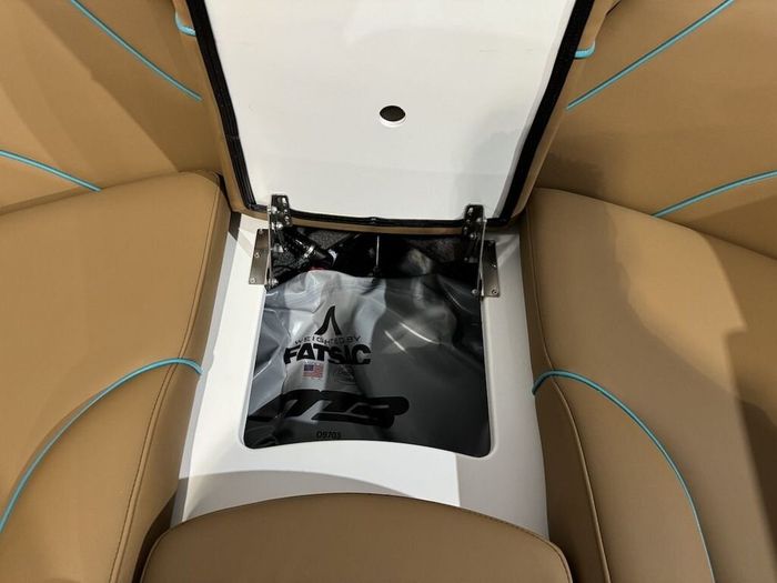 2023 MB Sports Tomcat F22 Alpha Photo 26 sur 59