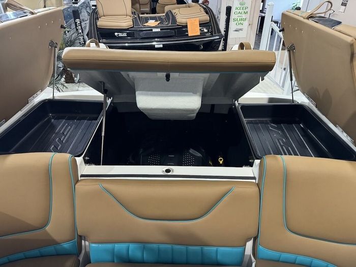 2023 MB Sports Tomcat F22 Alpha Photo 58 sur 59