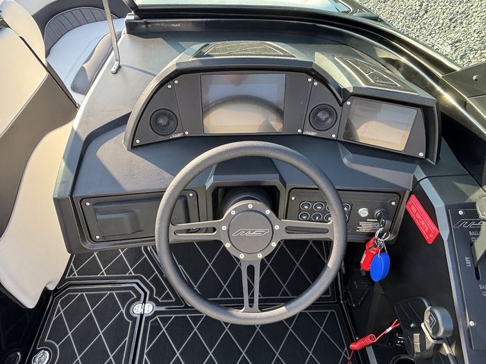 2023 MB Sports ALPHA B52 25 Photo 28 sur 34