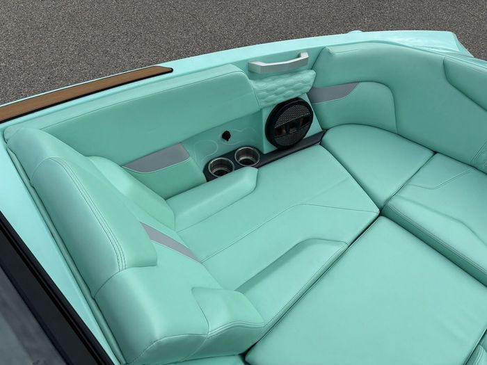 2023 MasterCraft - XT22 Photo 25 of 32