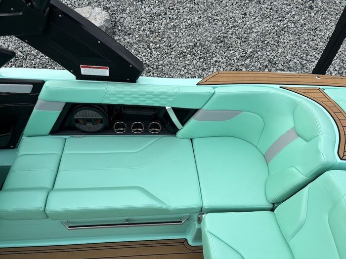 2023 MasterCraft - XT22 Photo 22 of 32