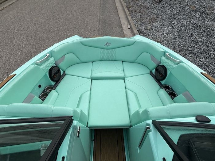 2023 MasterCraft - XT22 Photo 24 of 32