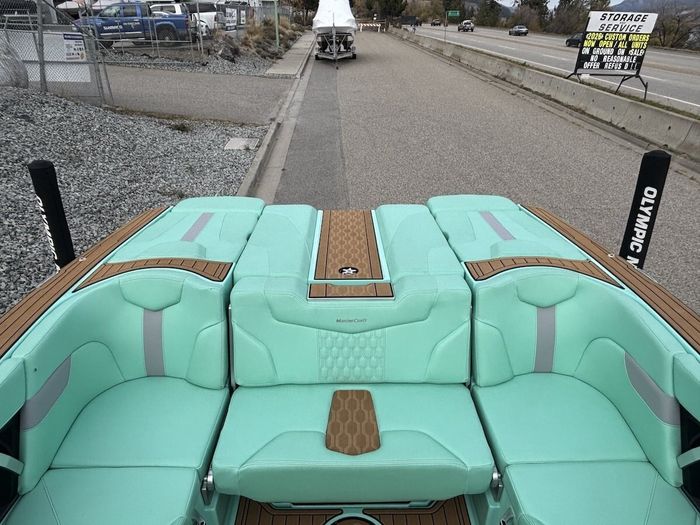 2023 MasterCraft - XT22 Photo 12 of 32