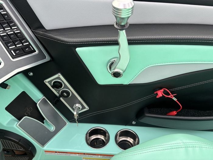 2023 MasterCraft - XT22 Photo 21 of 32