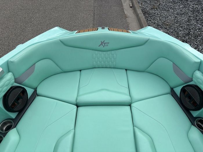 2023 MasterCraft - XT22 Photo 27 of 32