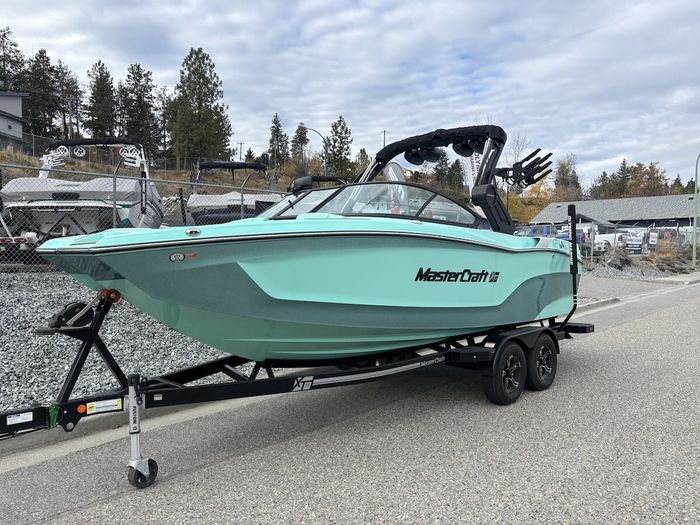 2023 MasterCraft - XT22 Photo 3 of 32