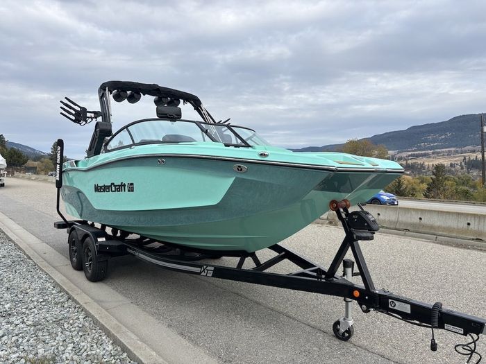 2023 MasterCraft - XT22 Photo 5 of 32