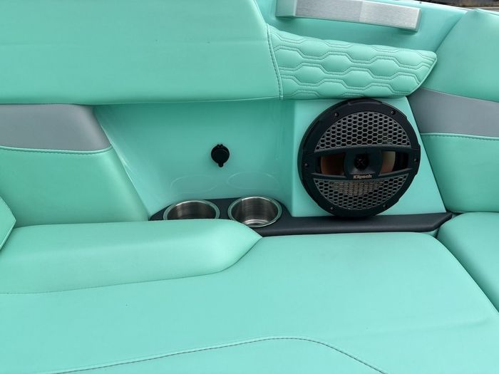 2023 MasterCraft - XT22 Photo 26 of 32