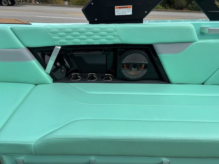 2023 MasterCraft - XT22 Photo 15 of 32