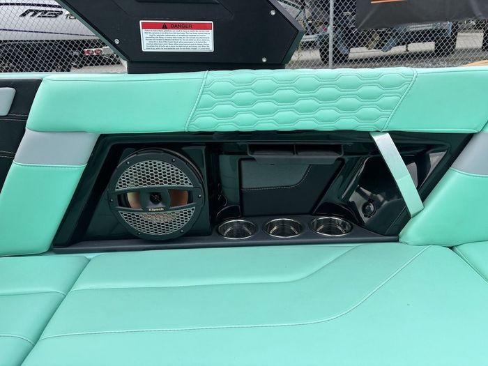 2023 MasterCraft - XT22 Photo 23 of 32