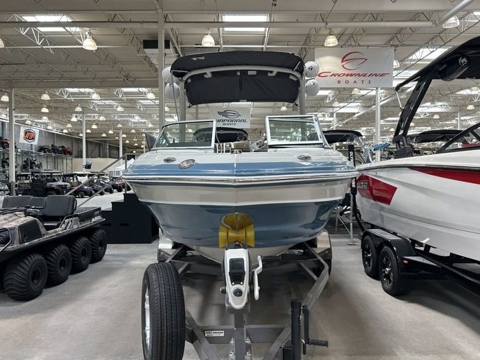 2022 Crownline 220 SS Surf $271/week   Experience ! Photo 4 of 17