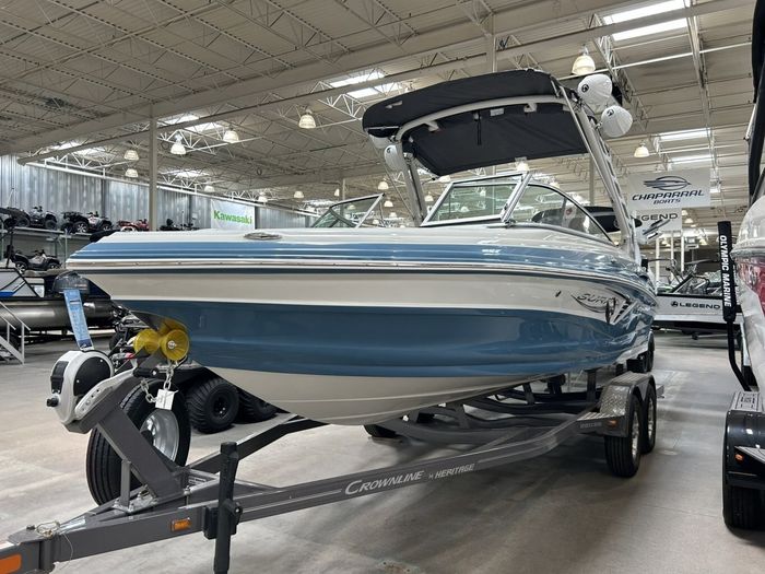 2022 Crownline 220 SS Surf $271/week   Experience ! Photo 6 of 17