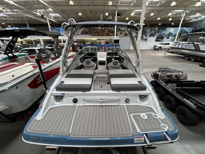 2022 Crownline 220 SS Surf $271/week   Experience ! Photo 7 of 17