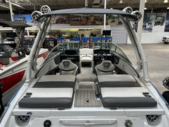 2022 Crownline 220 SS Surf $271/week   Experience ! Photo 8 of 17