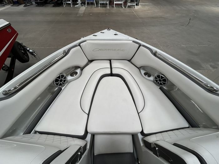 2022 Crownline 220 SS Surf $271/week   Experience ! Photo 10 of 17