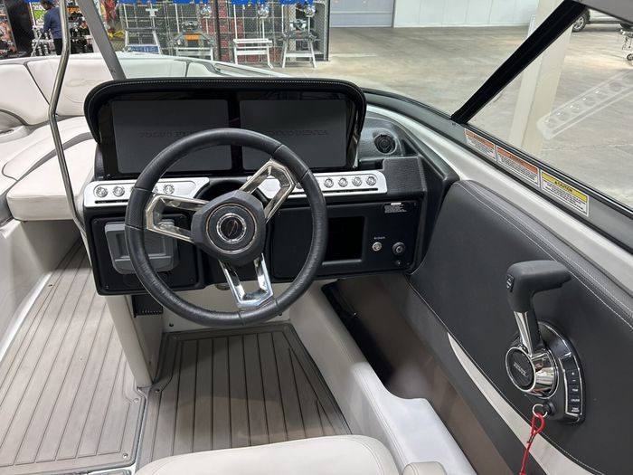 2022 Crownline 220 SS Surf $271/week   Experience ! Photo 12 of 17