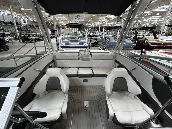 2022 Crownline 220 SS Surf $271/week   Experience ! Photo 16 of 17