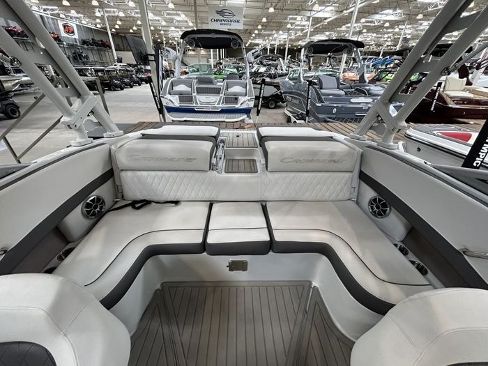 2022 Crownline 220 SS Surf $271/week   Experience ! Photo 14 of 17