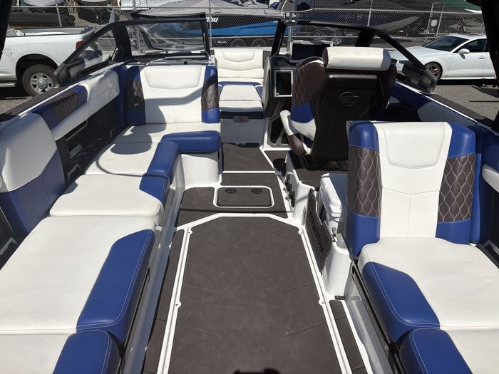 2021 Malibu M240 ...FINANCING AVAILABLE*** Photo 8 sur 16