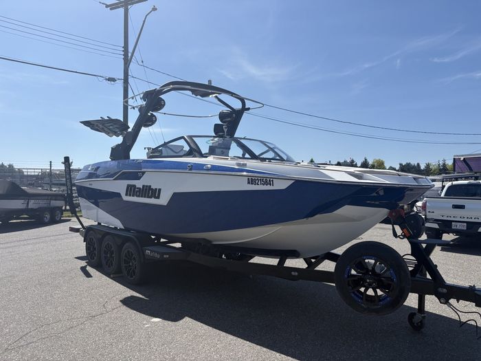2021 Malibu M240 ...FINANCING AVAILABLE*** Photo 12 sur 16