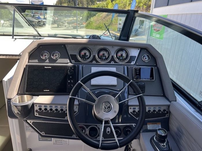 2018 Cruisers Yachts 338 Bow Rider Photo 32 of 44