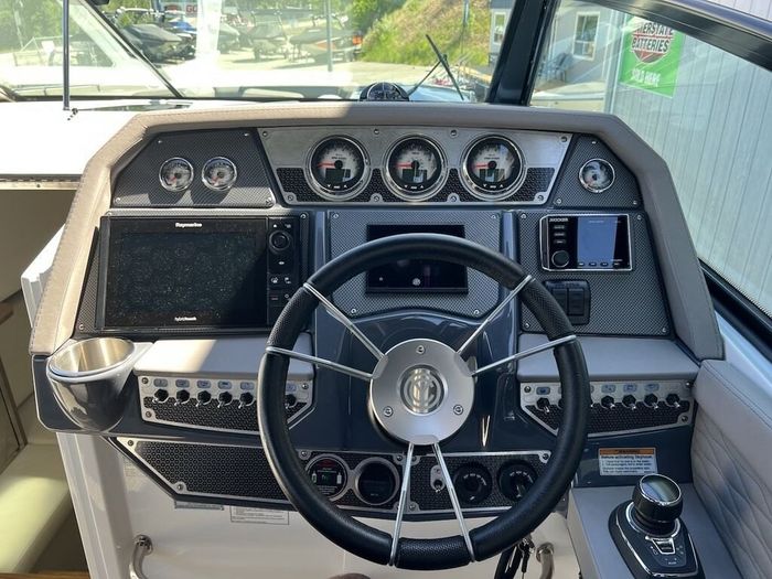 2018 Cruisers Yachts 338 Bow Rider Photo 33 of 44