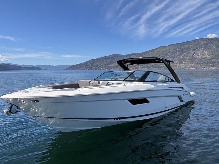 2018 Cruisers Yachts 338 Bow Rider Photo 6 of 44