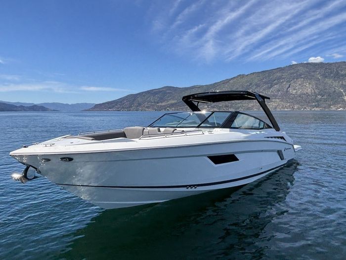 2018 Cruisers Yachts 338 Bow Rider Photo 7 of 44