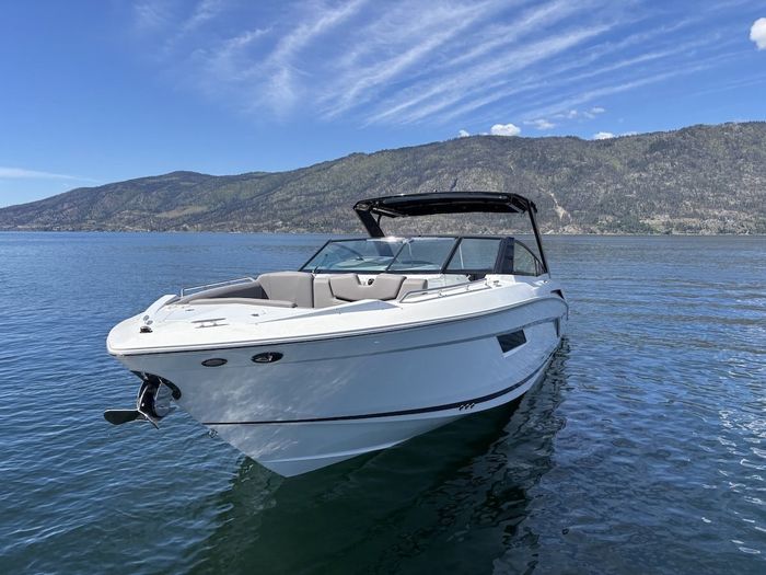 2018 Cruisers Yachts 338 Bow Rider Photo 8 of 44