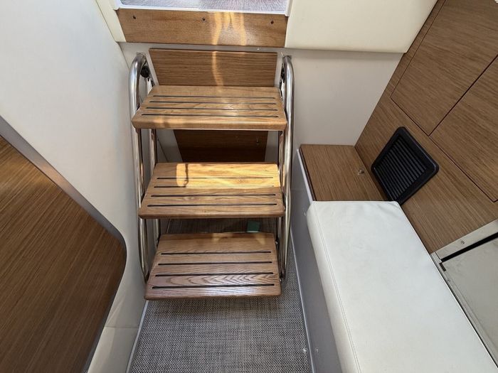 2018 Cruisers Yachts 338 Bow Rider Photo 40 of 44