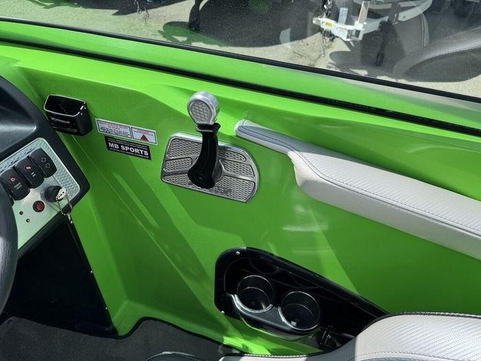 2013 MB Boats MB Sports Tomcat F24 Photo 49 sur 60