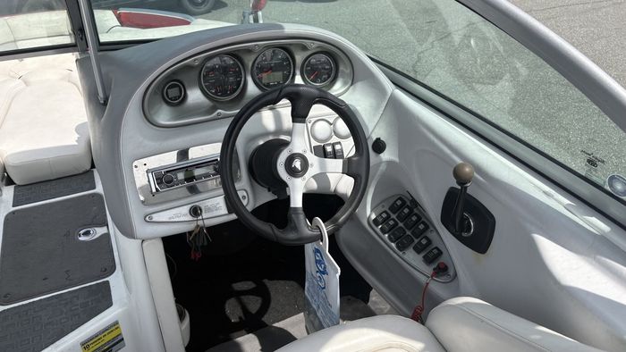 2010 CENTURIAN ELITE VC4 ***FINANCING AVAILABLE*** Photo 9 sur 15