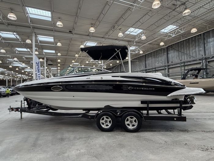 2007 Crownline 252 EX $94/week   Endless Summer Fun! Photo 6 of 24