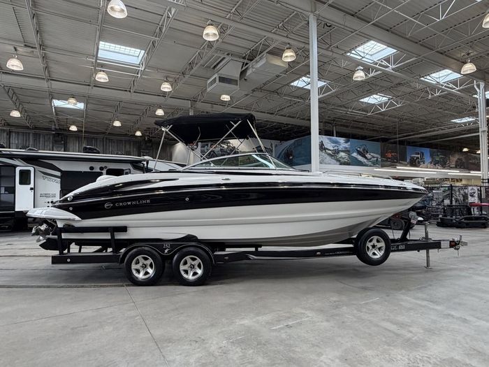 2007 Crownline 252 EX $94/week   Endless Summer Fun! Photo 2 of 24