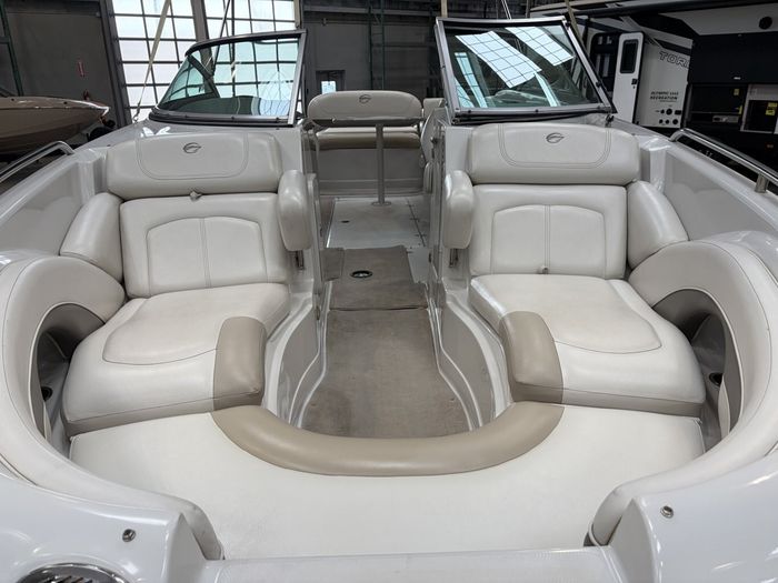 2007 Crownline 252 EX $94/week   Endless Summer Fun! Photo 10 of 24