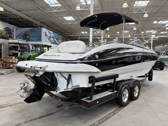 2007 Crownline 252 EX $94/week   Endless Summer Fun! Photo 3 of 24