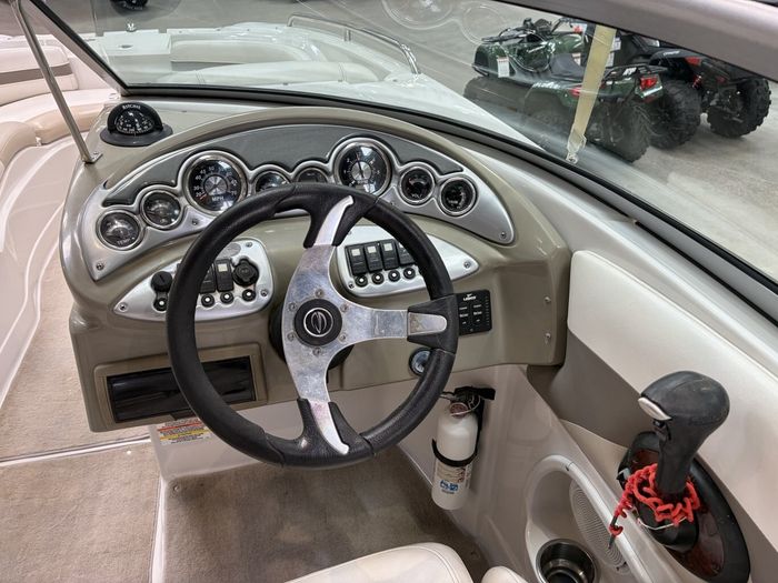 2007 Crownline 252 EX $94/week   Endless Summer Fun! Photo 15 of 24