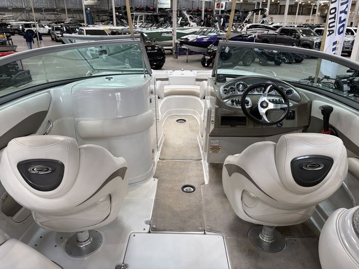 2007 Crownline 252 EX $94/week   Endless Summer Fun! Photo 12 of 24