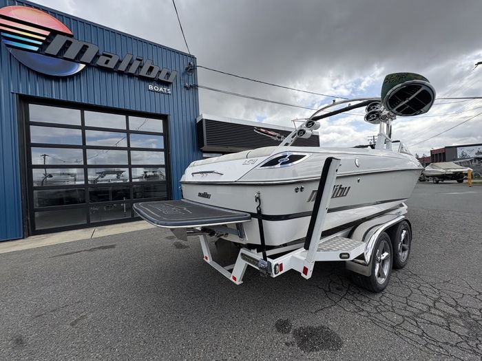 0 Malibu 27  LSV **FINANCING AVAILABLE** Photo 7 sur 27