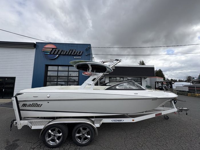 0 Malibu 27  LSV **FINANCING AVAILABLE** Photo 3 sur 27