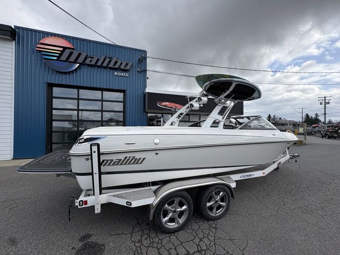 0 Malibu 27  LSV **FINANCING AVAILABLE** Photo 4 sur 27