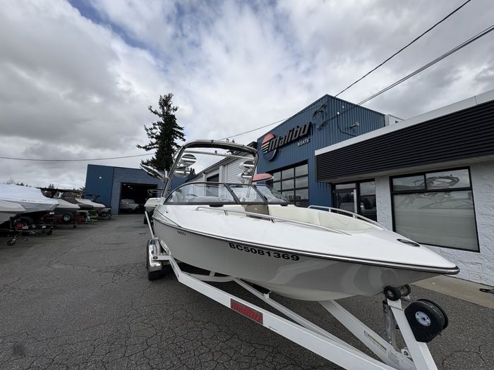 0 Malibu 27  LSV **FINANCING AVAILABLE** Photo 10 sur 27