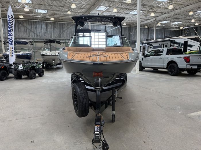 2026 MB Sports B52 23 Classic $276/week!   Built For Family Lake  Photo 4 of 23