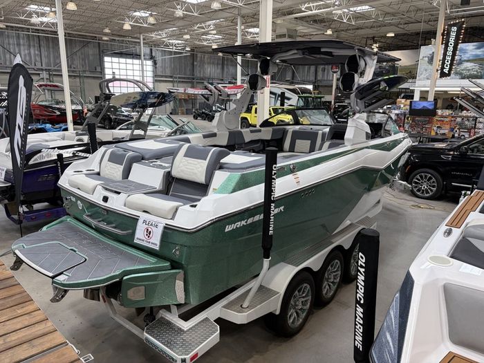 2024 Malibu Wake Research New in Stock!   Enjoy Ultimate Summe Photo 7 sur 20